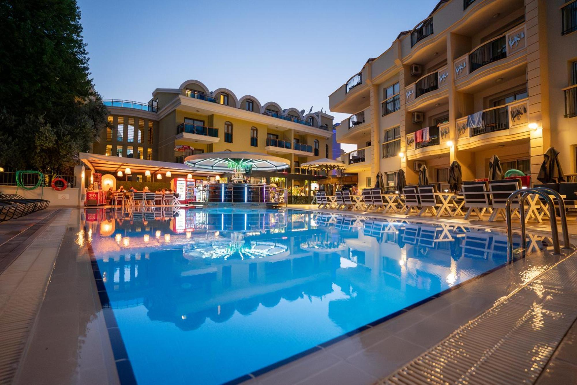 Club Karakas Apart Otel Marmaris Exterior photo
