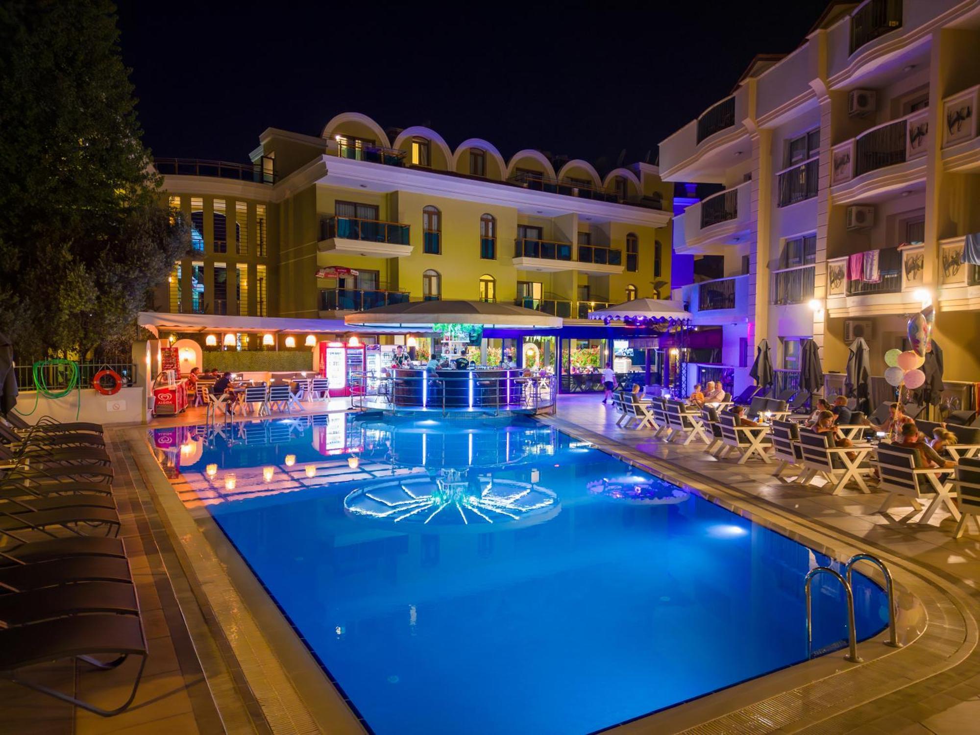 Club Karakas Apart Otel Marmaris Exterior photo